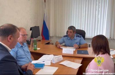 Прокурор Новосибирской области Александр Бучман провёл выездной личный прием граждан в Мошковском районе