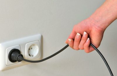 Что делать, если из-за отключения электроэнергии сгорела бытовая техника