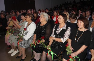 Торжественное мероприятие «Славим мы величие учителя» прошло в районном Доме культуры