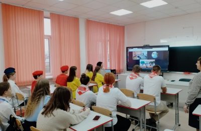 «Лица дружбы»: школьники района общаются с учениками Донецка