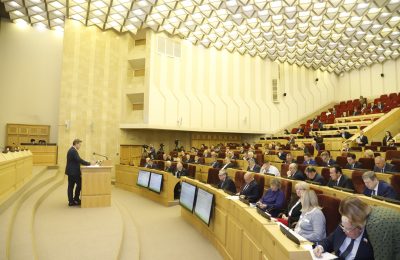 Проект закона об областном бюджете на 2025 год и плановый период 2026-2027 годов принят единогласно в первом чтении