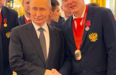 Новосибирский легкоатлет-паралимпиец получил высокую госнаграду и встретился с Президентом России