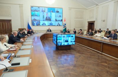 Губернатор Новосибирской области поручил областному минздраву усилить подготовку к возможному росту распространения вирусных инфекций