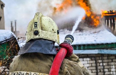 Пожар в жилом помещении: как взыскать материальный ущерб с виновного лица