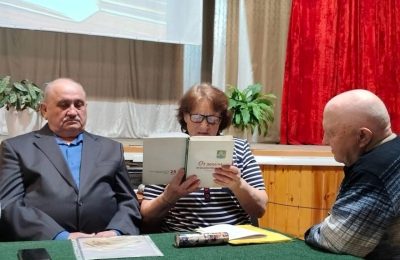 В Ташаринском Доме культуры «Обь» прошли литературные чтения «Читаем вместе, читаем вслух», посвящённые Всемирному дню чтения вслух