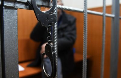 В Новосибирске по факту применения насилия в отношении судебного пристава возбуждено уголовное дело