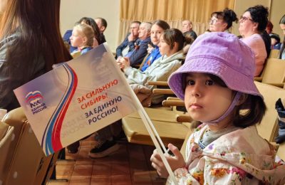 В Емельяновском встретили «Автопоезд Победы»