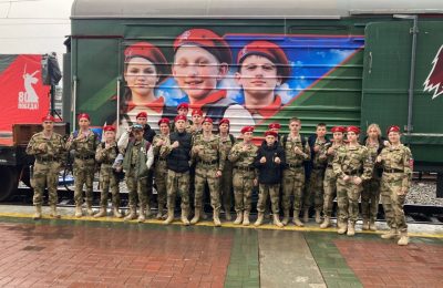 «Единство в памяти. Сила в подвиге!»: школьники Мошковского района посетили военный музей на колёсах