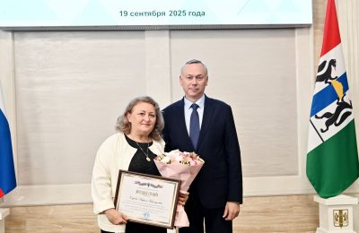 Губернатор Андрей Травников поздравил работников леса с профессиональным праздником
