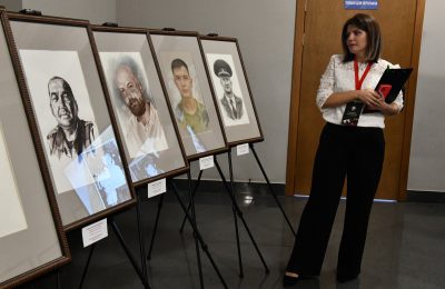 В Новосибирске открылась выставка «Героев родные глаза» в историческом парке «Россия — Моя история»