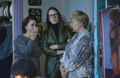 Министр культуры Новосибирской области посетила мастерскую «Эхо традиций» в Мошковском районе
