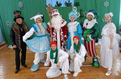 «Новогодняя кутерьма или Что случилось с Дедом Морозом»: новогодние утренники прошли в Мошково