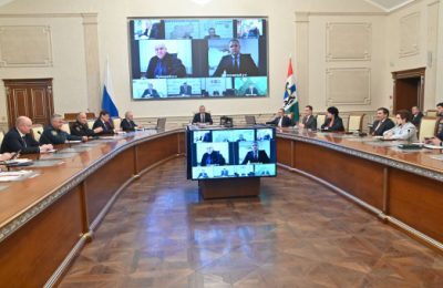 Андрей Травников поручил усилить противопожарную профилактику и очистку крыш от снега в период новогодних каникул
