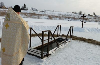 Новосибирские спасатели рассказали, как подготовиться к крещенским купаниям