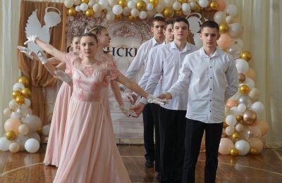 В Мошковской школе №1 состоялся Сретенский бал