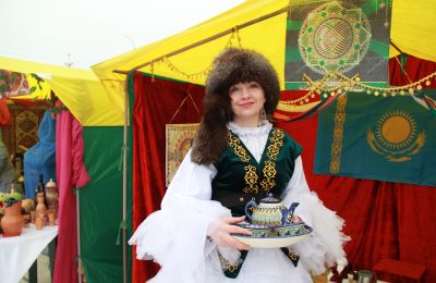Казахский шубат, беларусские клёцки и немецкий штрудель: первый гастрофестиваль прошёл в Мошковском районе