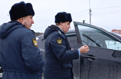 Автомобиль должницы с миллионными штрафами арестован в другом регионе благодаря бдительности сотрудника СТО