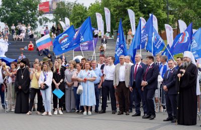 «Единая Россия» поздравила жителей Новосибирской области с Днем России