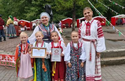 Коллективы Мошковского района выступили на фестивале  «В дружбе – наша сила!»
