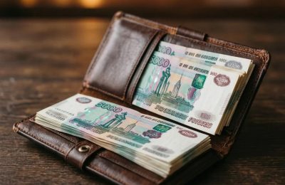 В октябре ряд выплат и пособий поступят новосибирцам досрочно